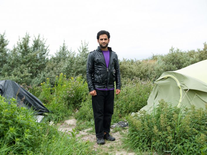 Un réfugié Pakistanais issu du Parachinar, Kurram Agency, région tribale à la frontière de l'Afghanistan. Ancien infirmier, il tente de passer en Angleterre pour fuir les violences des Talibans.